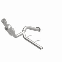 Load image into Gallery viewer, MagnaFlow Direct Fit Catalytic Converter 2009 f-150 V8 5.4 OEM Underbody