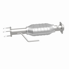 Load image into Gallery viewer, MagnaFlow Direct Fit Catalytic Converter 00-04 Jeep Wrangler 4.0L Rear/2.4L/2.5L