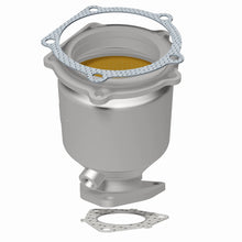 Load image into Gallery viewer, MagnaFlow Direct Fit Catalytic Converter 99-05 Hyundai Sonata 2.4L
