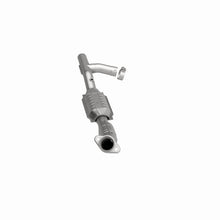 Load image into Gallery viewer, MagnaFlow Direct Fit Catalytic Converter 99-00 Ford Trucks 5.4L