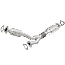 Load image into Gallery viewer, MagnaFlow Direct Fit Catalytic Converter 00-03 Saturn LS Series/LW Series 3.0L Rear (49 State)