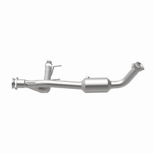 Load image into Gallery viewer, MagnaFlow Direct Fit Catalytic Converter 05-06 Lincoln Navigator 5.4L w/ 3in Main Piping