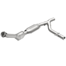 Load image into Gallery viewer, MagnaFlow Direct Fit Catalytic Converter 99-00 Ford Trucks 5.4L