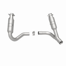 Load image into Gallery viewer, MagnaFlow Direct Fit Catalytic Converter 2008 Chrysler Aspen 4.7L/Dodge Durango 4.7L 2WD