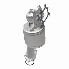 Load image into Gallery viewer, MagnaFlow Direct Fit Catalytic Converter 04-07 Saturn VUE 3.5L Rear