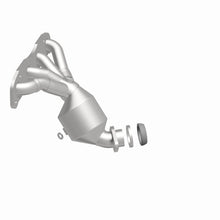 Load image into Gallery viewer, MagnaFlow Direct Fit Catalytic Converter 09-14 Sentra 2.0L Manifold