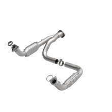 Load image into Gallery viewer, MagnaFlow Direct Fit Catalytic Converter 07-09 Hummer Truck H2 Y-Pipe Assy