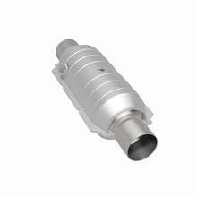 Load image into Gallery viewer, MagnaFlow Universal Catalytic Converter 2.50 OEM Angled O2