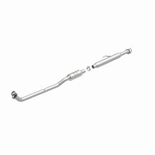 Load image into Gallery viewer, MagnaFlow Direct Fit Catalytic Converter 2012-2014 CAMRY 2.5L Underbody