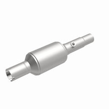 Load image into Gallery viewer, MagnaFlow Direct Fit Catalytic Converter 96-98 Jeep Grand Cherokee Underbody