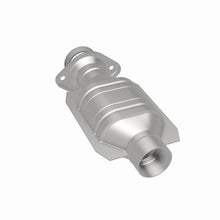 Load image into Gallery viewer, MagnaFlow Direct Fit Catalytic Converter 01-03 Highlander underbody