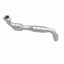 Load image into Gallery viewer, MagnaFlow Direct Fit Catalytic Converter 03-04 Ford Expedition 5.4L V8 Driver Side
