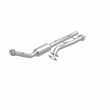 Load image into Gallery viewer, MagnaFlow Direct Fit Catalytic Converter 1997-2000 Ford Explorer 4.0