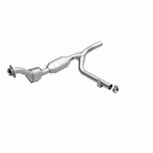 Load image into Gallery viewer, MagnaFlow Direct Fit Catalytic Converter 99 Ford F-150 4.6L