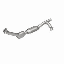 Load image into Gallery viewer, MagnaFlow Direct Fit Catalytic Converter 99-00 Ford Trucks 5.4L