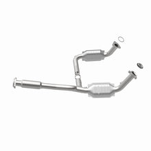 Load image into Gallery viewer, MagnaFlow Direct Fit Catalytic Converter 05-06 GMC Envoy XL Denali
