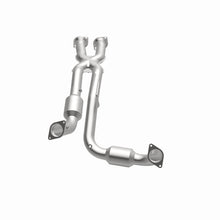 Load image into Gallery viewer, MagnaFlow Direct Fit Catalytic Converter 06-10 Jeep Grand Cherokee 6.1L