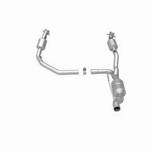Load image into Gallery viewer, MagnaFlow Direct Fit Catalytic Converter Dodge 01-02 Ram 1500/2500/3500 Van 5.9L
