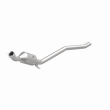 Load image into Gallery viewer, MagnaFlow Direct Fit Catalytic Converter 2006-2011 R350 3.5 L Underbody