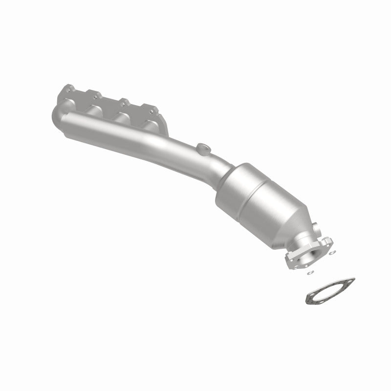 MagnaFlow Direct Fit Catalytic Converter 02-04 VW Passat 4.0L