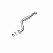 Load image into Gallery viewer, MagnaFlow Direct Fit Catalytic Converter 06-08 Suzuki Grand Vitara 2.7L