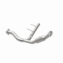 Load image into Gallery viewer, MagnaFlow Direct Fit Catalytic Converter 2007-2008 Ford Expedition/Navigator V8-5.4L