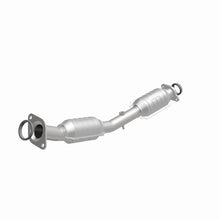 Load image into Gallery viewer, MagnaFlow Direct Fit Catalytic Converter 07-12 Nissan Versa 1.8L