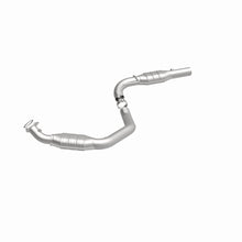 Load image into Gallery viewer, MagnaFlow Direct Fit Catalytic Converter 03-05 Express 2500 4.8L Driver Side