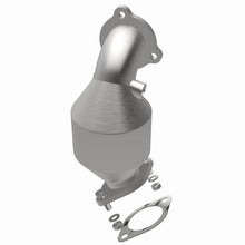 Load image into Gallery viewer, MagnaFlow Direct Fit Catalytic Converter OEM 13-15 Hyundai Veloster 1.6L Underbody