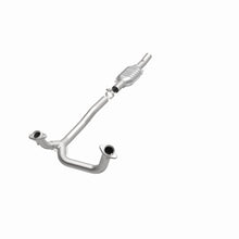 Load image into Gallery viewer, MagnaFlow Direct Fit Catalytic Converter 96 Ford E-Series Van 5.8L