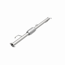 Load image into Gallery viewer, MagnaFlow Direct Fit Catalytic Converter 00-04 Tundra 3.4L Rear