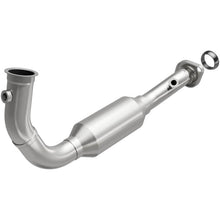 Load image into Gallery viewer, MagnaFlow Direct Fit Catalytic Converter OEM 2004 Jeep Liberty Underbody
