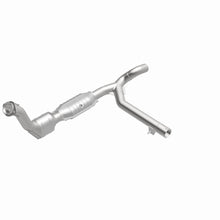 Load image into Gallery viewer, MagnaFlow Direct Fit Catalytic Converter 99-00 Ford Exped 4.6L