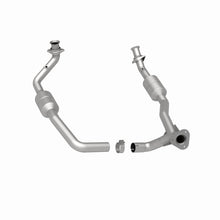 Load image into Gallery viewer, MagnaFlow Direct Fit Catalytic Converter 2002 Ford E-Series Vans 5.4L