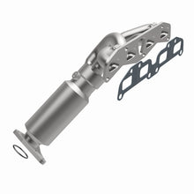 Load image into Gallery viewer, MagnaFlow Direct Fit Catalytic Converter 05-13 Nissan Frontier 2.5L