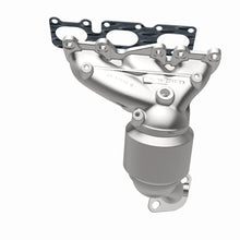 Load image into Gallery viewer, MagnaFlow Direct Fit Catalytic Converter 13-14 Santa Fe 3.3L Manifold