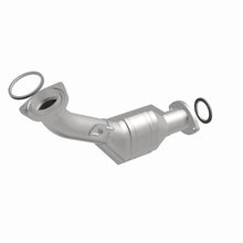 Load image into Gallery viewer, MagnaFlow Direct Fit Catalytic Converter Front 00-04 Toyota Tacoma 3.4L 4WD / 00-04 Tundra 3.4L