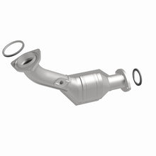 Load image into Gallery viewer, MagnaFlow Direct Fit Catalytic Converter Front 00-04 Toyota Tacoma 3.4L 4WD / 00-04 Tundra 3.4L