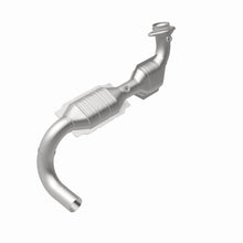 Load image into Gallery viewer, MagnaFlow Direct Fit Catalytic Converter 03-04 Ford Expedition 5.4L V8 Driver Side