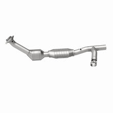 Load image into Gallery viewer, MagnaFlow Direct Fit Catalytic Converter 99-00 Ford Trucks 5.4L