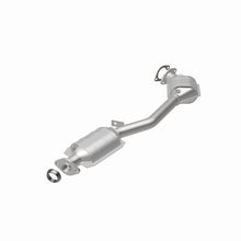 Load image into Gallery viewer, MagnaFlow Direct Fit Catalytic Converter 99-02 Forester 2.5L OEM