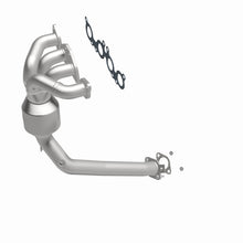 Load image into Gallery viewer, MagnaFlow Direct Fit Catalytic Converter 05-11 Volvo XC90 4.4L Front