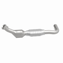 Load image into Gallery viewer, MagnaFlow Direct Fit Catalytic Converter 99-00 Ford Trucks 5.4L