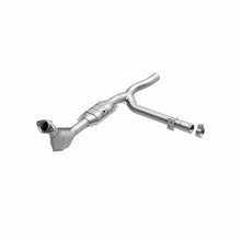 Load image into Gallery viewer, MagnaFlow Direct Fit Catalytic Converter 99-00 Ford F-150 4.6L