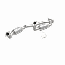 Load image into Gallery viewer, MagnaFlow Direct Fit Catalytic Converter 01-03 Windstar 3.8 OEM