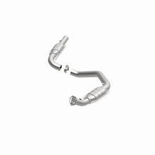 Load image into Gallery viewer, MagnaFlow Direct Fit Catalytic Converter 03-05 Express 2500 4.8L Driver Side
