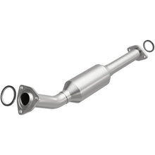 Load image into Gallery viewer, MagnaFlow Direct Fit Catalytic Converter OEM 2003-2004 Toyota Tundra Underbody - 28.75in Length