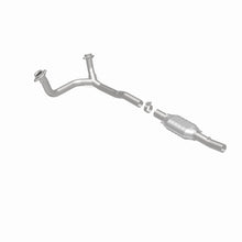 Load image into Gallery viewer, MagnaFlow Direct Fit Catalytic Converter 96 Ford E-Series Van 5.8L