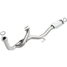 Load image into Gallery viewer, MagnaFlow Direct Fit Catalytic Converter 97-98 Toyota Avalon Camry 3
