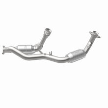 Load image into Gallery viewer, MagnaFlow Direct Fit Catalytic Converter 96-99 Taurus 3.4L Front C